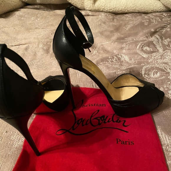 Louboutin heels - Picture 3 of 5
